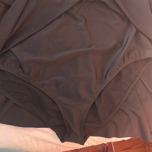 Torrid 4X black swim dress swimsuit one piece wireless cups moderate control NWT - Picture 6 of 7